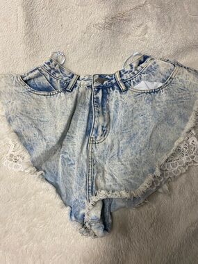 privy White Lace Trim Light Blue Denim Skort